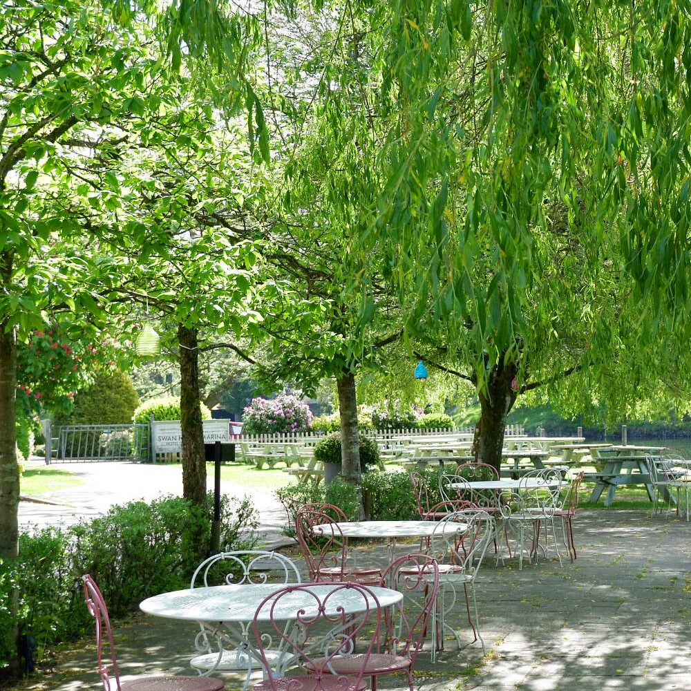 outdoor dining lake district